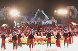 Wali Kota Danny Saksikan Pertunjukan Kisah Panglima Perang Daeng Mangalle