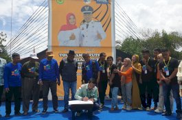 Dukung Fasilitas Olahraga Masyarakat Pesisir Danau Towuti, PT Vale Hibahkan Lapangan Futsal