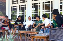 Difasilitasi Tempat Tinggal dan Dapur Umum, Ratusan Bonek Mania Apresiasi Wali Kota Parepare