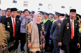 Wisuda Universitas Puangrimaggalatung, Bupati Wajo Tantang Lulusan Lahirkan Entrepreneur Baru