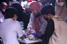 Pengunjung Antusias Datangi Layanan Vaksin Rabies Gratis di Makassar F8