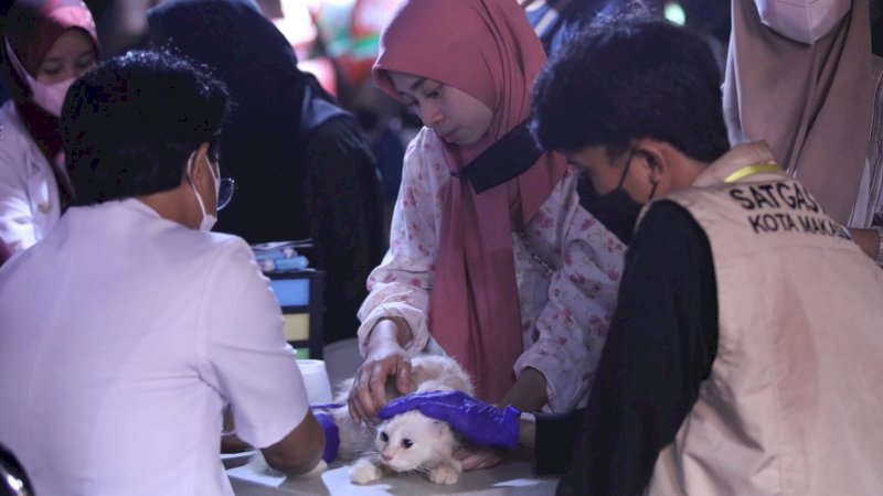 Pengunjung Antusias Datangi Layanan Vaksin Rabies Gratis di Makassar F8 