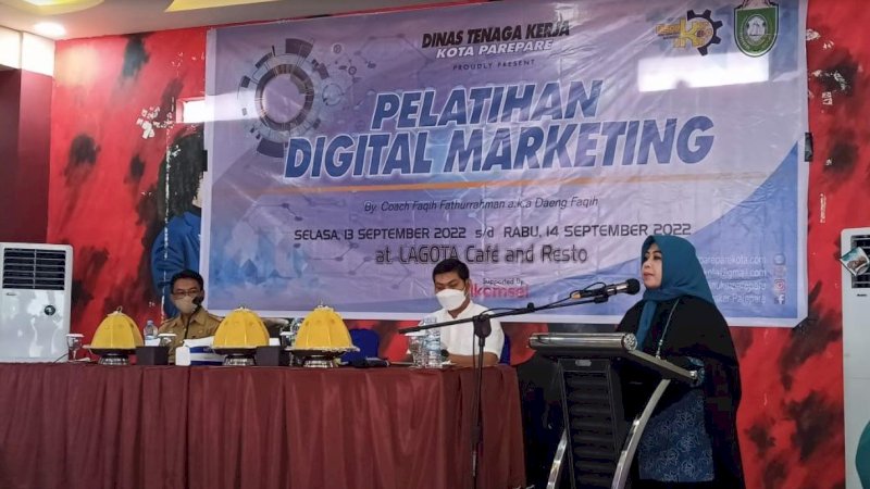 Pelatihan digital marketing yang digelar Disnaker Parepare di Lagota Cafe and Resto Parepare, Selasa (13/9/2022).