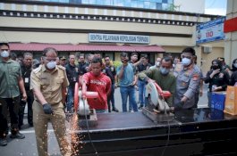 Ikuti Pemusnahan 940 Buah Sajam, Wali Kota Makassar: Tingkat Kriminalitas Berkurang