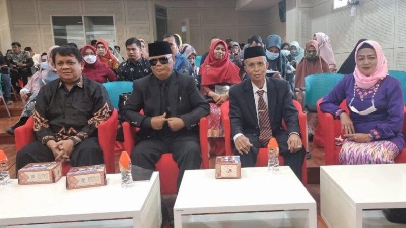 Bupati Enrekang, Muslimin Bando (kedua kiri) di Gedung JK CSA Fakultas Teknik Universitas Hasanuddin (Unhas), Kabupaten Gowa, Rabu (14/9/2022).
