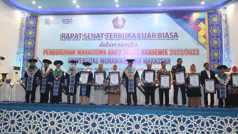Pengukuhan Maba Unismuh Makassar, 10 Prodi Raih Penghargaan
