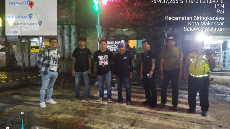 Dirut PDAM Makassar, Beni Iskandar pantau langsung pengerjaan pipa induk yang bocor di jlan Goa Ria.