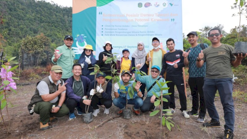 Penanaman pohon yang dilakukan juga bertepatan dengan peringatan World Cleanup Day atau Hari Bersih-Bersih Sedunia, Sabtu (17/9/2022).