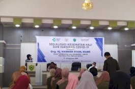 Anggota DPR RI Hasnah Syam dan Kemenkes Bekali CJH Barru Cara Rawat Kesehatan