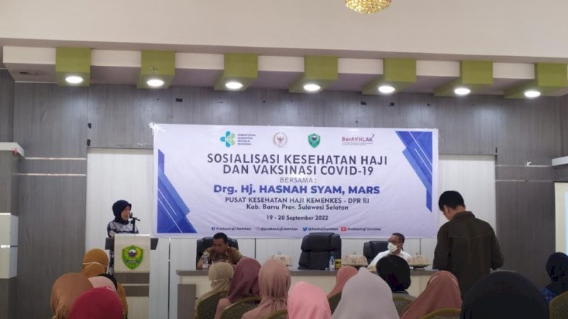 sosialisasi kesehatan haji dan vaksinasi Covid-19 di Baruga Singkerru Adae, rumah jabatan Bupati Barru, Senin (19/9/2022).