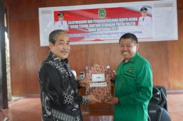 Tercepat di Sulsel, Bupati Sidrap Serahkan Bantuan Keuangan Parpol 2022