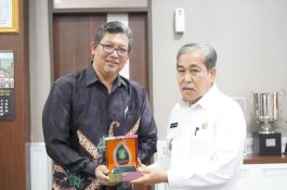 Dukung Pembangunan Dry Port, Bupati Sidrap Teken Kesepakatan dengan Direktur UPC