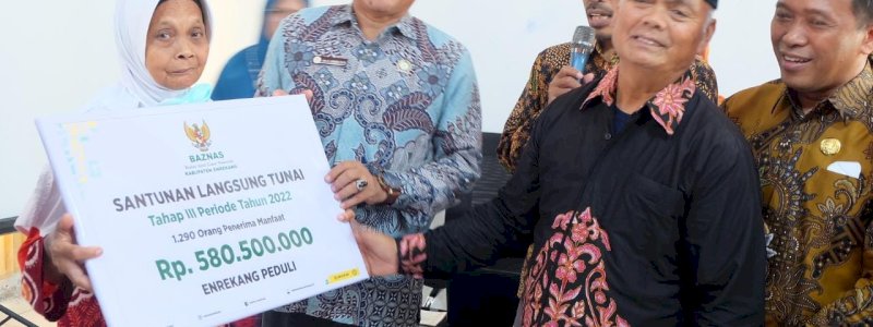 Muslimin Bando Kukuhkan 52 Pengelola UPZ Pemda Enrekang