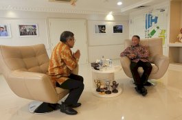 Ditemui Taufan Pawe, Menpora Pastikan Buka Liga Beringin 2022 di Bone