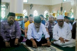 Kenang Masa Kecil, Bupati Jeneponto Bantu Rp250 Juta Masjid Raya Tolo