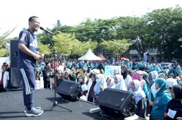 Gubernur Andi Sudirman Dorong Apoteker Berinovasi Mewujudkan Dunia yang Lebih Sehat