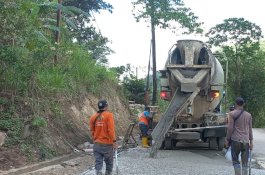 Realisasi Fisik 56 Persen, Ruas Minasatene Masuki Tahap Pengecoran Badan Jalan