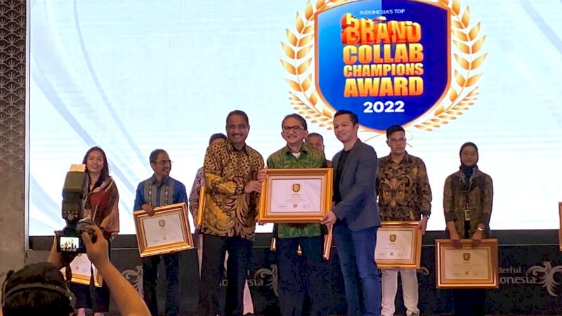 Kalla Raih Best Corporate Collaboration Ecosystem Pada Event Brand Collab Champions Award 2022