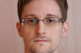 Putin Berikan Kewarganegaraan Rusia ke Edward Snowden Pembocor Dokumen Rahasia NSA