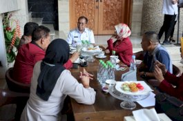 Dukung Lorong Wisata, TAN SMKN 1 Makassar Gelar Senam Longwis Massal