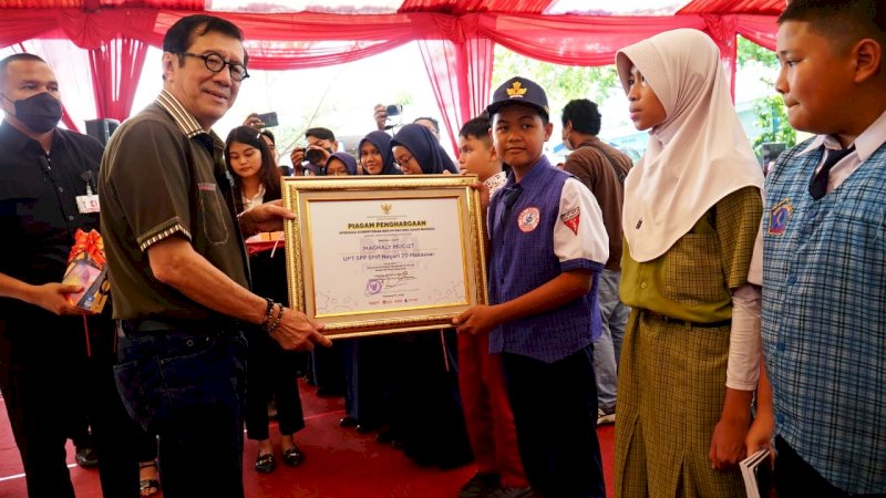 Menkumham Yasonna Temui Murid SD dan SMP di Makassar