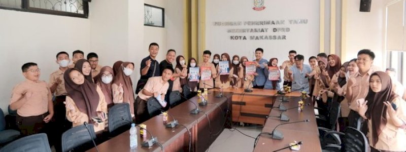 Pengurus OSIS Kunjungan Belajar ke DPRD Makassar