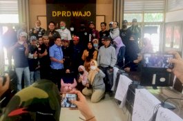 Tak Tersentuh Pembangunan, Warga Kelurahan Walennae Datangi DPRD Wajo