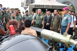 Wali Kota Makassar Ajak Warga Mengenal Alutsista TNI