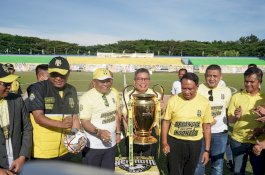 Bukti Airlangga Hartarto Peduli Sepak Bola Sulsel, Pemain Pelatih hingga Wasit Terbaik Raih Beasiswa Liga Beringin