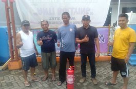 Dinas Damkar Makassar Suplai Apar dan Selimut Api di Lorong Wisata