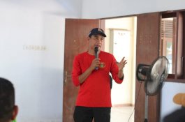 Kunjungi Penggerak Pendidikan di Pulau, Ketua DPKM Rudianto Lallo Tegaskan Pentingnya Senergitas dan Kolaborasi