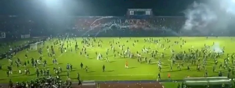 Pertandingan Arema FC Vs Persebaya Berakhir Ricuh, 127 Orang Meninggal Dunia 