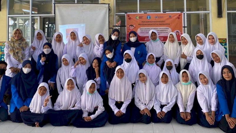 Tim Milea (Milenial vs Anemia) Politeknik Kesehatan (Poltekkes) Makassar melaksanakan Program Kreativitas Mahasiswa Pengabdian Masyarakat (PKM-M) di MTsS DDI Gusung Kota Makassar. 