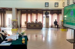 Erna Rasyid Taufan Ajukan Penelitian Model Kepemimpinan Politik Islami dalam Seminar Proposal Disertasi