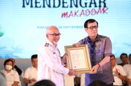 Menteri Hukum dan HAM Serahkan Langsung Hak IG Kopi Bantaeng