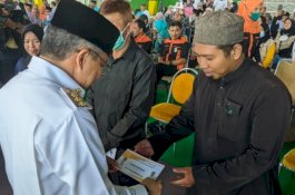 Wali Kota Parepare Serahkan Insentif Triwulan III untuk Ketua RT/RW hingga Imam Masjid