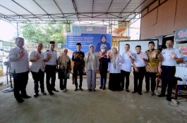 Anggota DPR RI Hasnah Syam Bareng Kemenkes Edukasi Masyarakat Cerdas Pakai Obat
