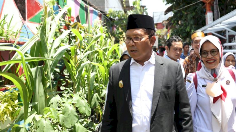 Wali Kota Makassar, Mohammad Ramdhan Pomanto (Danny), saat meninjau kesiapan Lorong Wisata atau Longwis yang akan jadi percontohan, Rabu (5/10/2022).