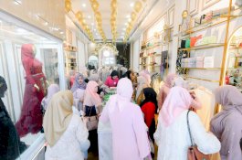 Perkenalkan Produk Ratu Arab di Sulbar, Ratu Mekar Nusantara Buka Kantor Kedua