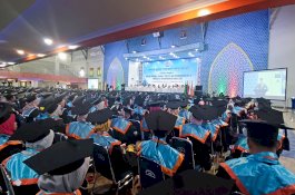 Unismuh Makassar Kukuhkan 2005 Wisudawan, Sandiaga Uno: Saya Yakin Kampus Ini Akan Lahirkan Generasi Muslim Milenial