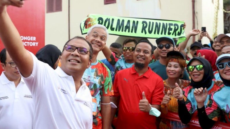 Wali Kota Makassar Bersama Ganjar Pranowo Semangati Ratusan Pelari Friendship Run 