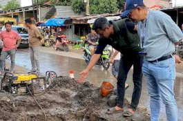 Pipa PDAM Bocor Akibat Galian Sumur Bor Warga, Begini Perintah Beni Iskandar