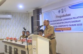 Bupati Jeneponto Kukuhkan Pengurus FKLPID