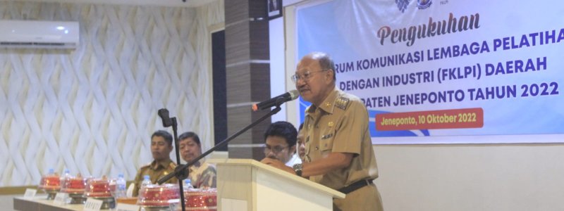 Bupati Jeneponto Kukuhkan Pengurus FKLPID 