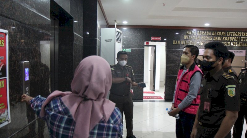Kejati Tahan Tersangka Pemberian Kredit Modal Kerja Salah Satu Bank Plat Merah di Makassar