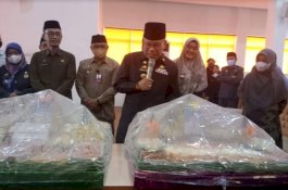 Usai Lantik Pejabat Lingkup Pemkot Parepare, Taufan Pawe Dapat Kejutan di Ulang Tahun Ke-57