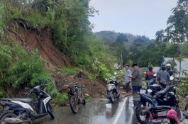 Tim Tagana Dinsos Sulsel Kerahkan Personel Cari Korban Tertimbun Longsor di Jeneponto