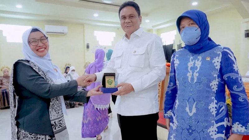 Bupati Barru, Suardi Saleh, saat menghadiri rapat kerja (raker) pengurus Ikatan Bidan Indonesia (IBI) Cabang Barru di Hotel Youtefa, Sabtu (15/10/2022).