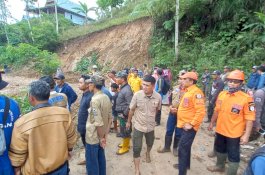 Pemprov Turunkan Tim BPBD dan Dinsos Sulsel Bantu Pencarian Korban Longsor di Jeneponto