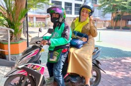 Ojol Day,  Kadis PU Makassar Naik Ojol ke Tempat Kerja